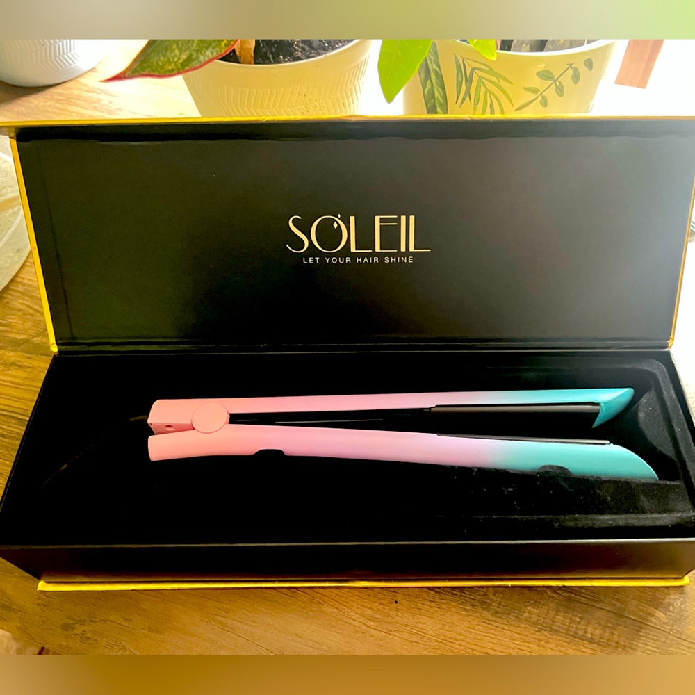 Limited unicorn design color brand new not used.